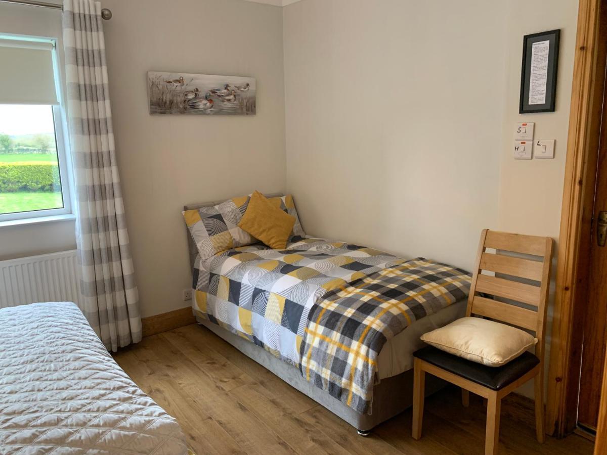 Bridgeview B&B เอนนิส ภายนอก รูปภาพ
